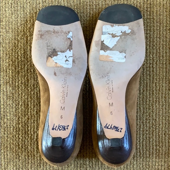Calvin Klein light brown suede kitten heels - Picture 7 of 7